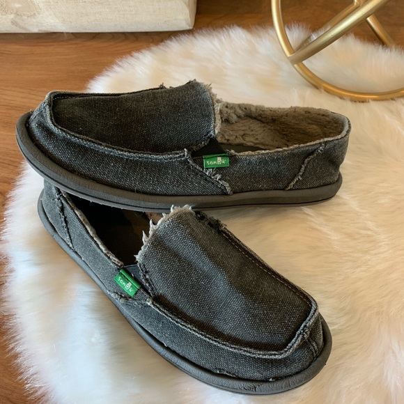 fur sanuks